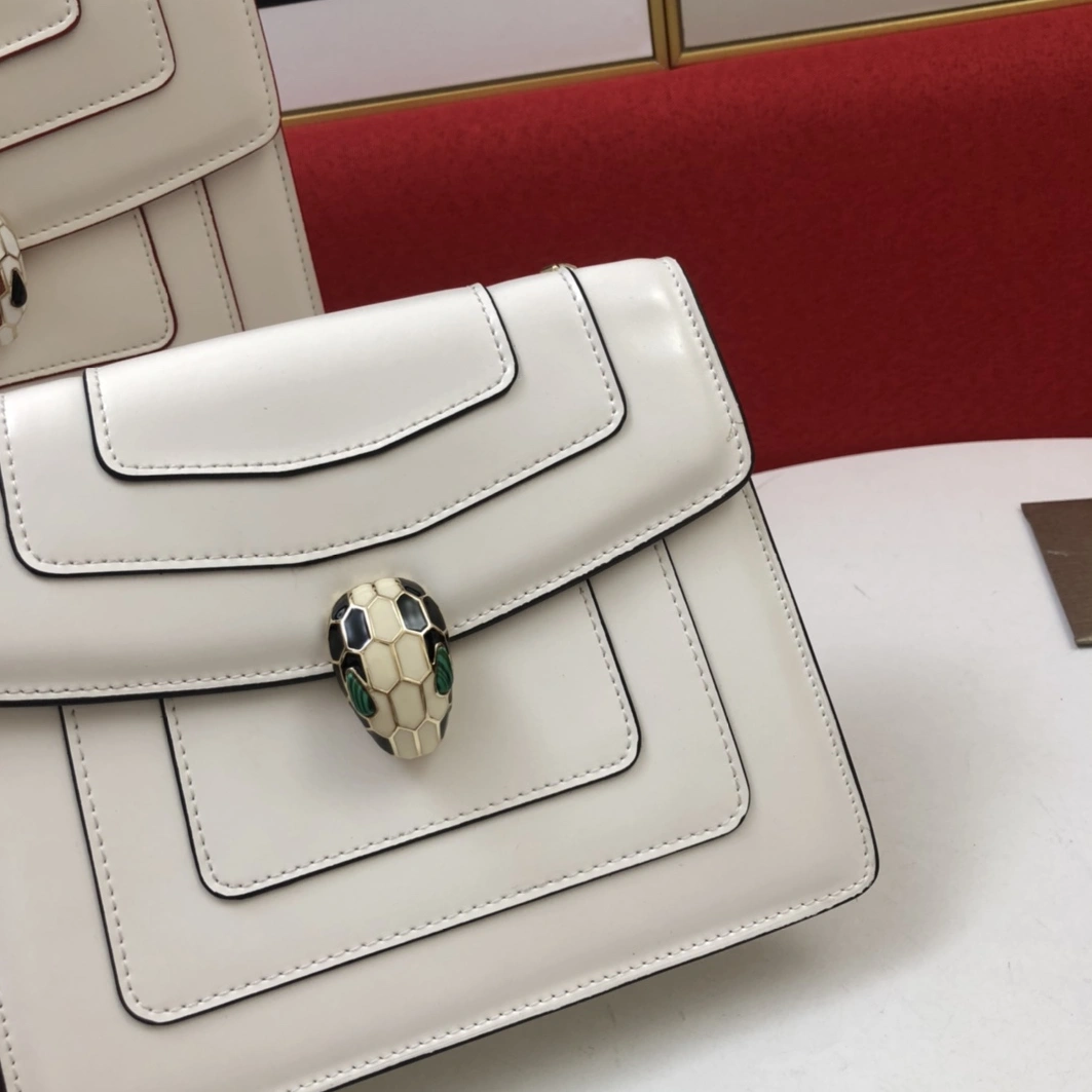 Trendsetting 9289 Bvlgari AAA Quality Messenger Bags For Women