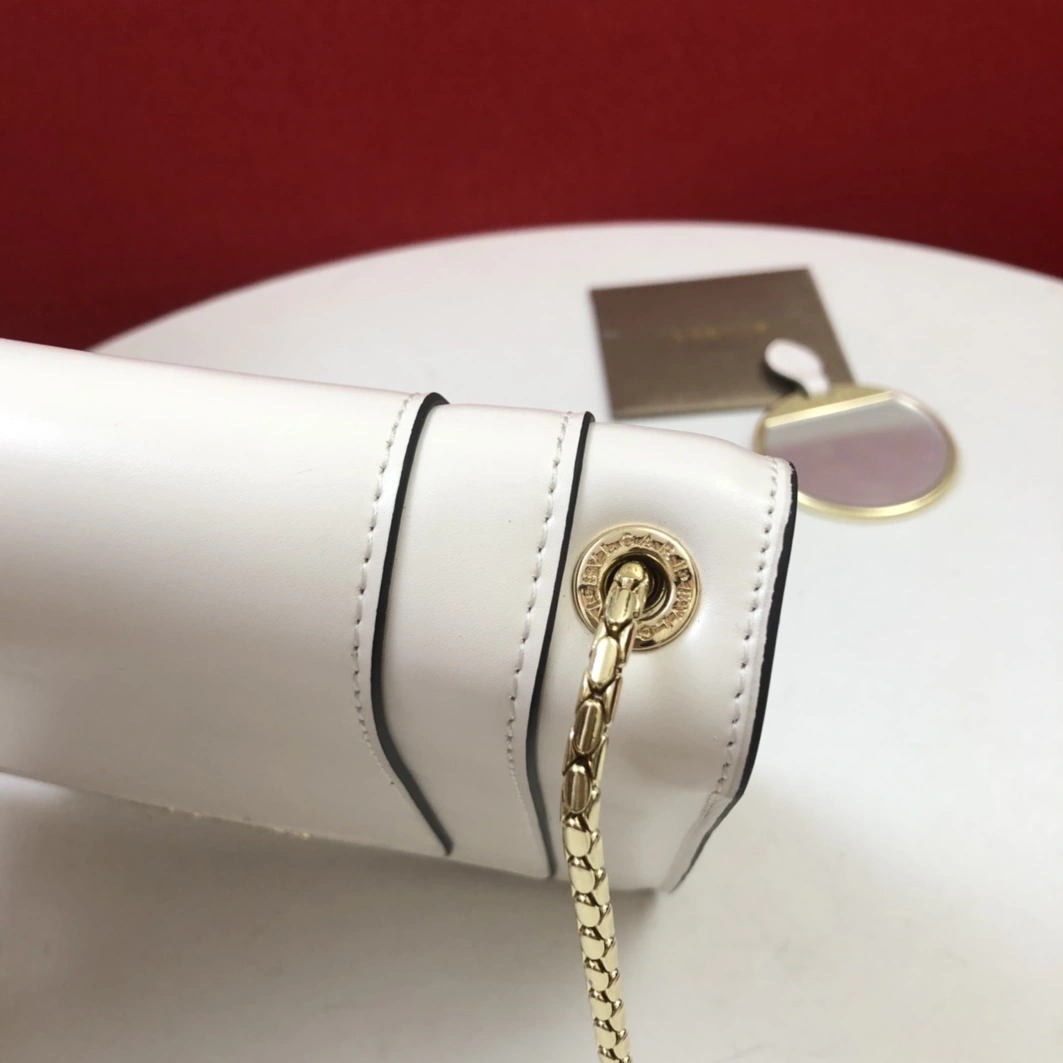 Trendsetting 9289 Bvlgari AAA Quality Messenger Bags For Women
