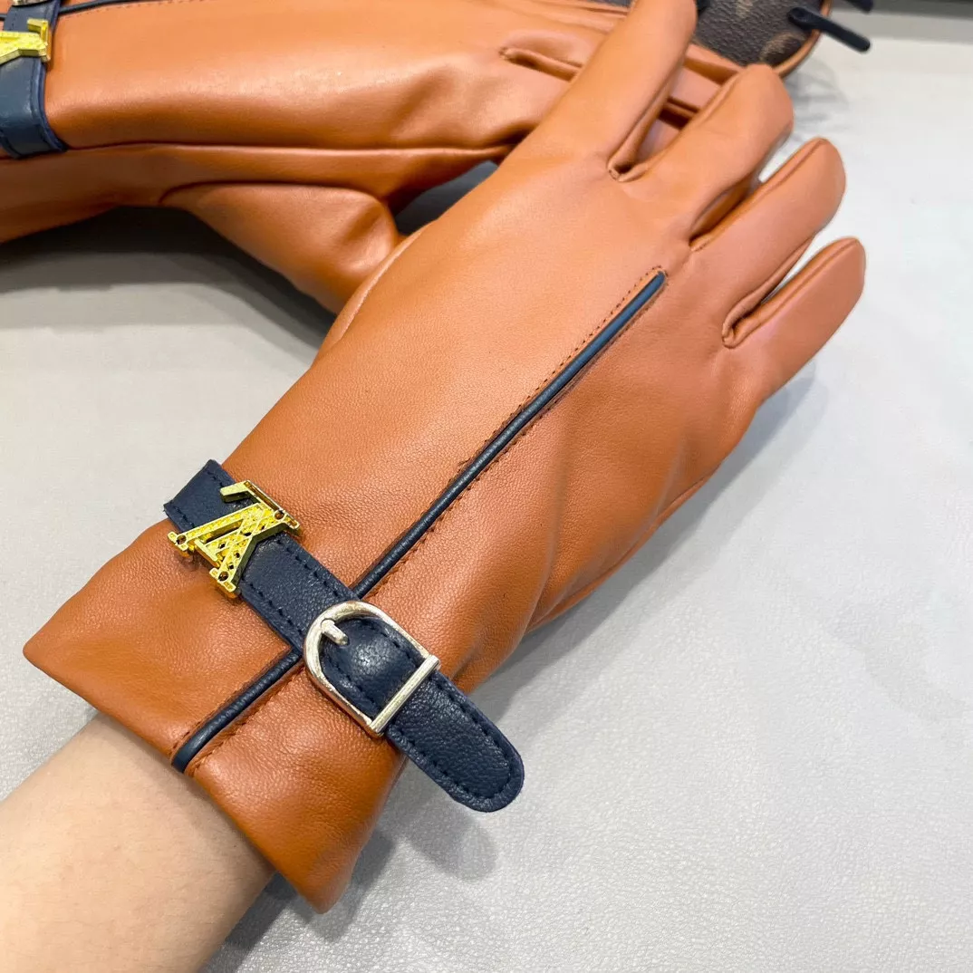 Trendsetting 9458 Louis Vuitton LV Gloves For Women