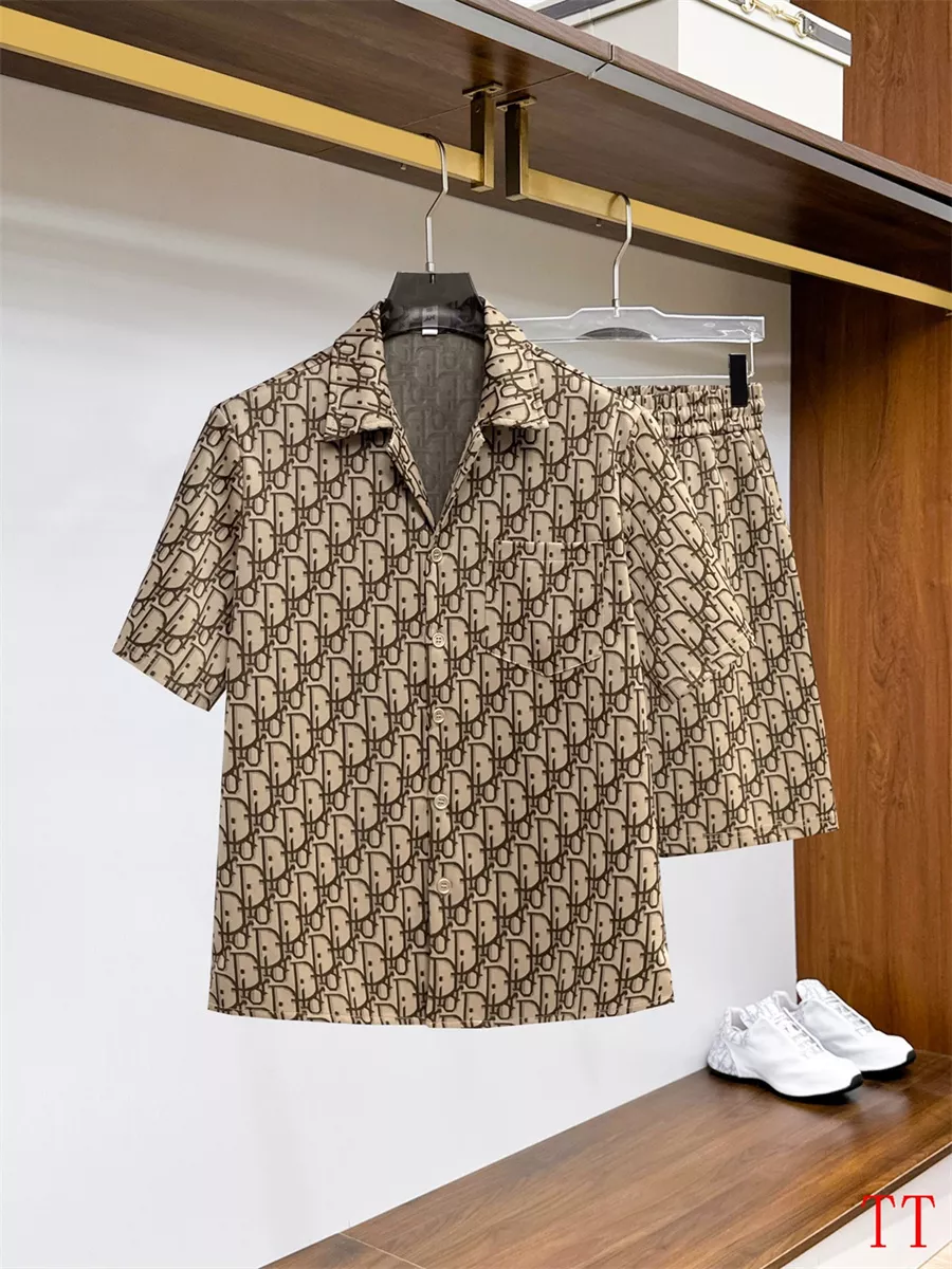 Trendsetting 9728 Christian Dior Tracksuits Short Sleeved For Men