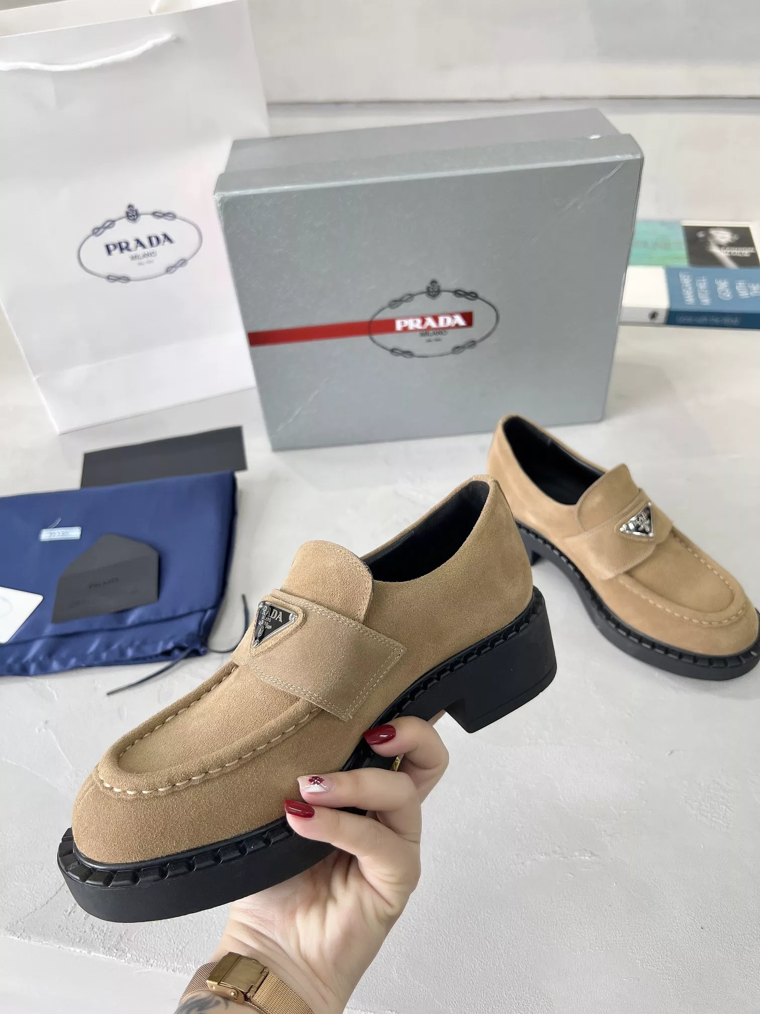 Trendsetting 9846 Prada Leather Shoes For Women