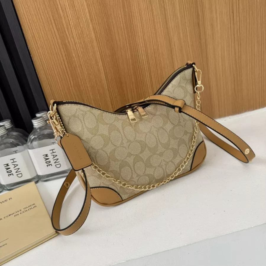Trendsetting 9886 Coach Messenger Bag For Women