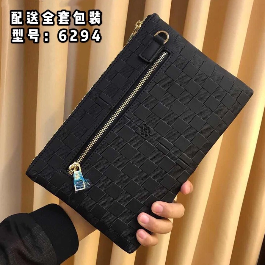 Trendsetting 990 Louis Vuitton AAA Man Wallets