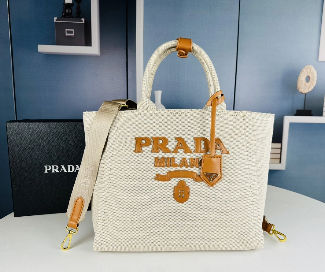 Trendsetting 9961 Prada AAA Quality Handbags For Women