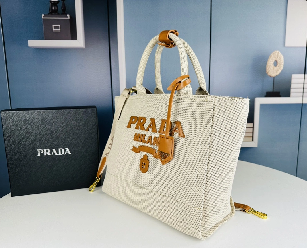 Trendsetting 9961 Prada AAA Quality Handbags For Women