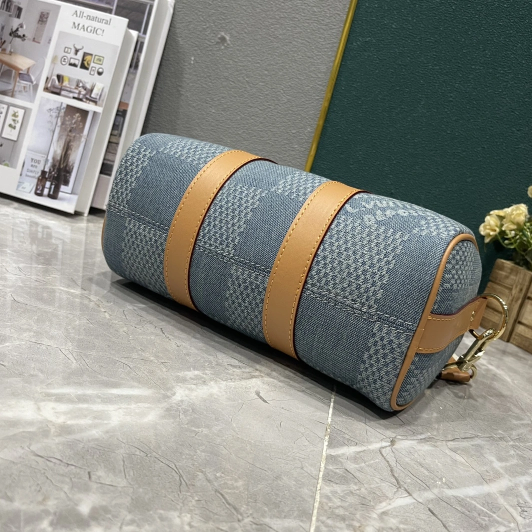 Trendsetting 9974 Louis Vuitton AAA Quality Handbags For Unisex
