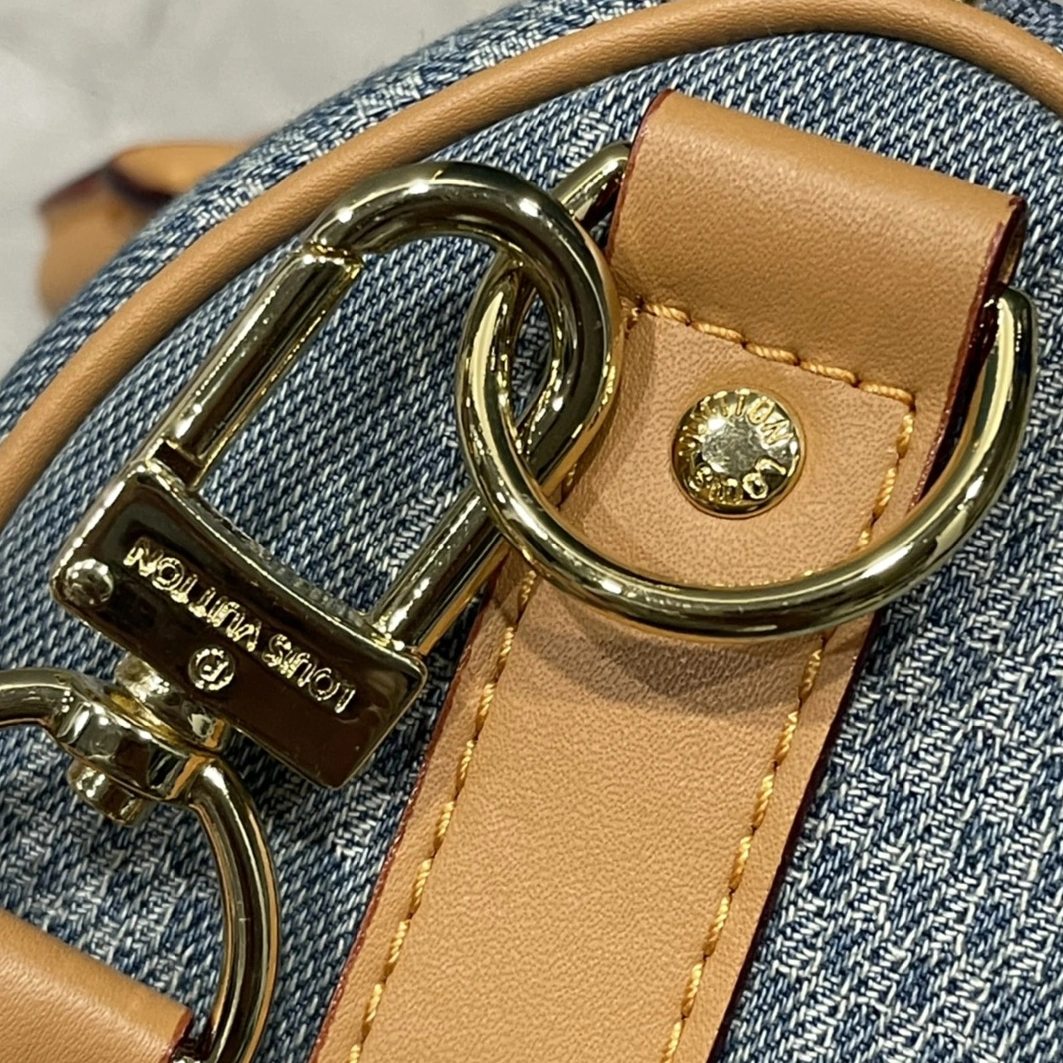 Trendsetting 9974 Louis Vuitton AAA Quality Handbags For Unisex
