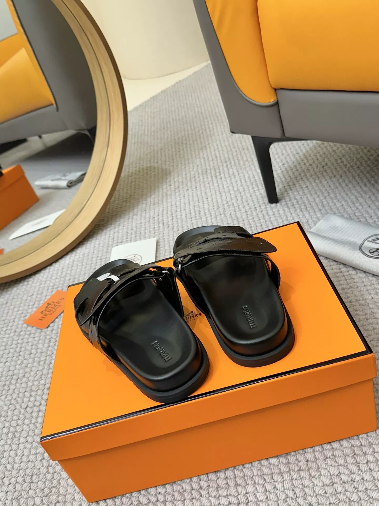 Trendy 1093 Hermes Slippers For Men