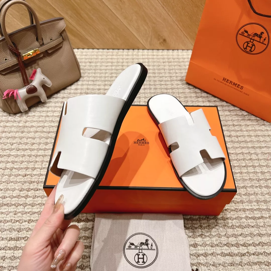 Trendy 1097 Hermes Slippers For Men