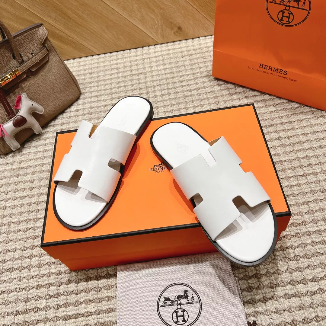 Trendy 1097 Hermes Slippers For Men