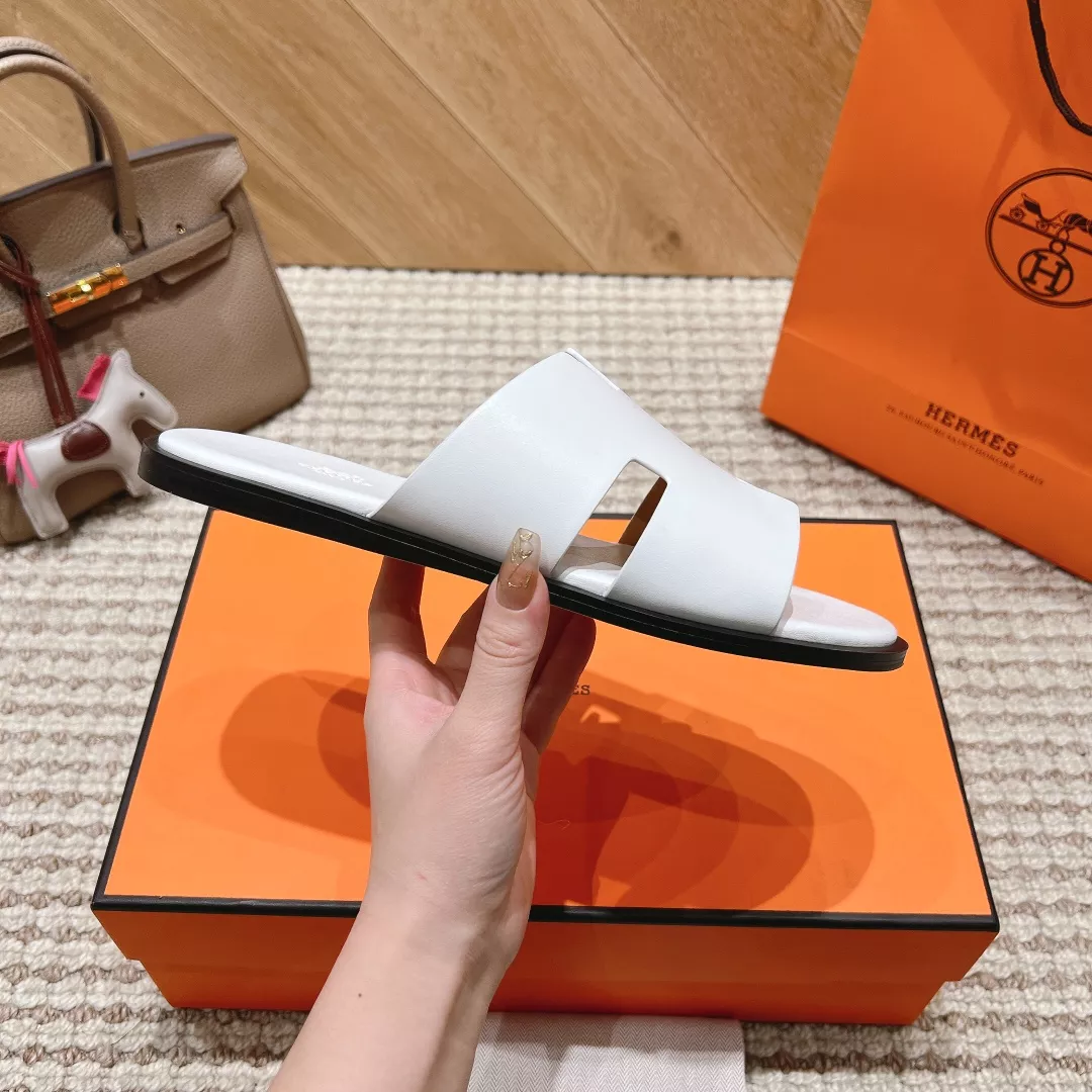 Trendy 1097 Hermes Slippers For Men