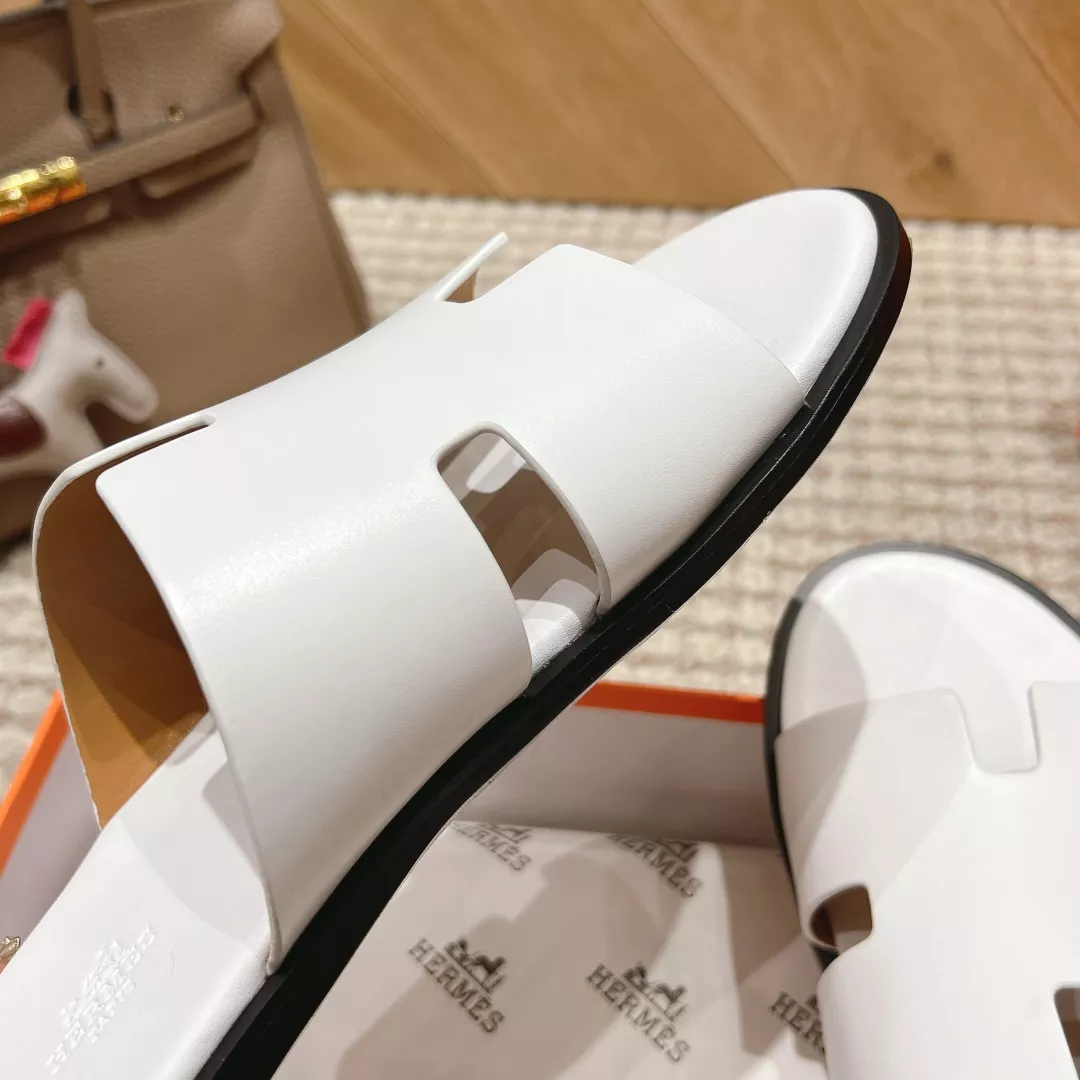Trendy 1097 Hermes Slippers For Men
