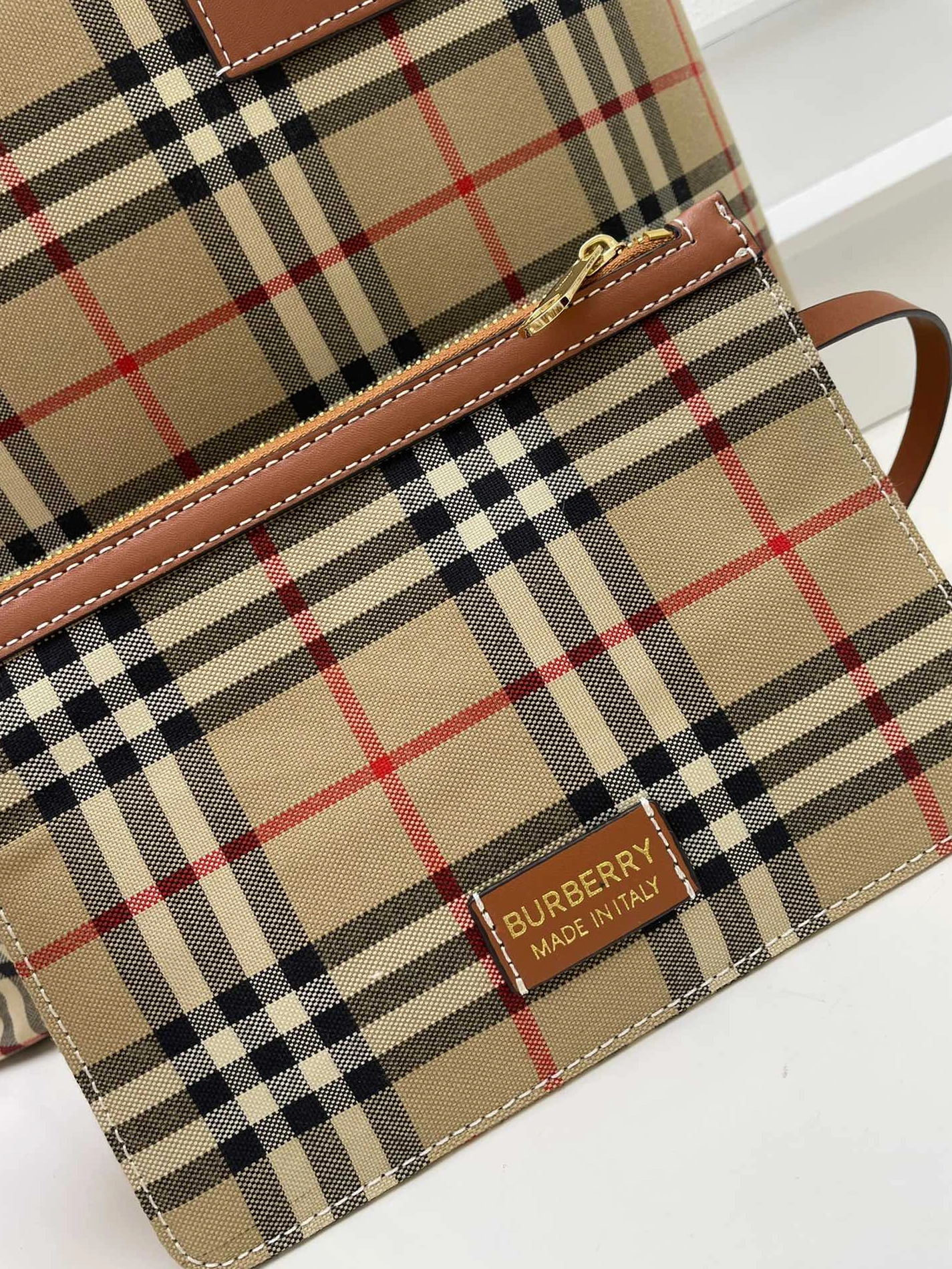 Trendy 1232 Burberry AAA Quality Handbags For Women