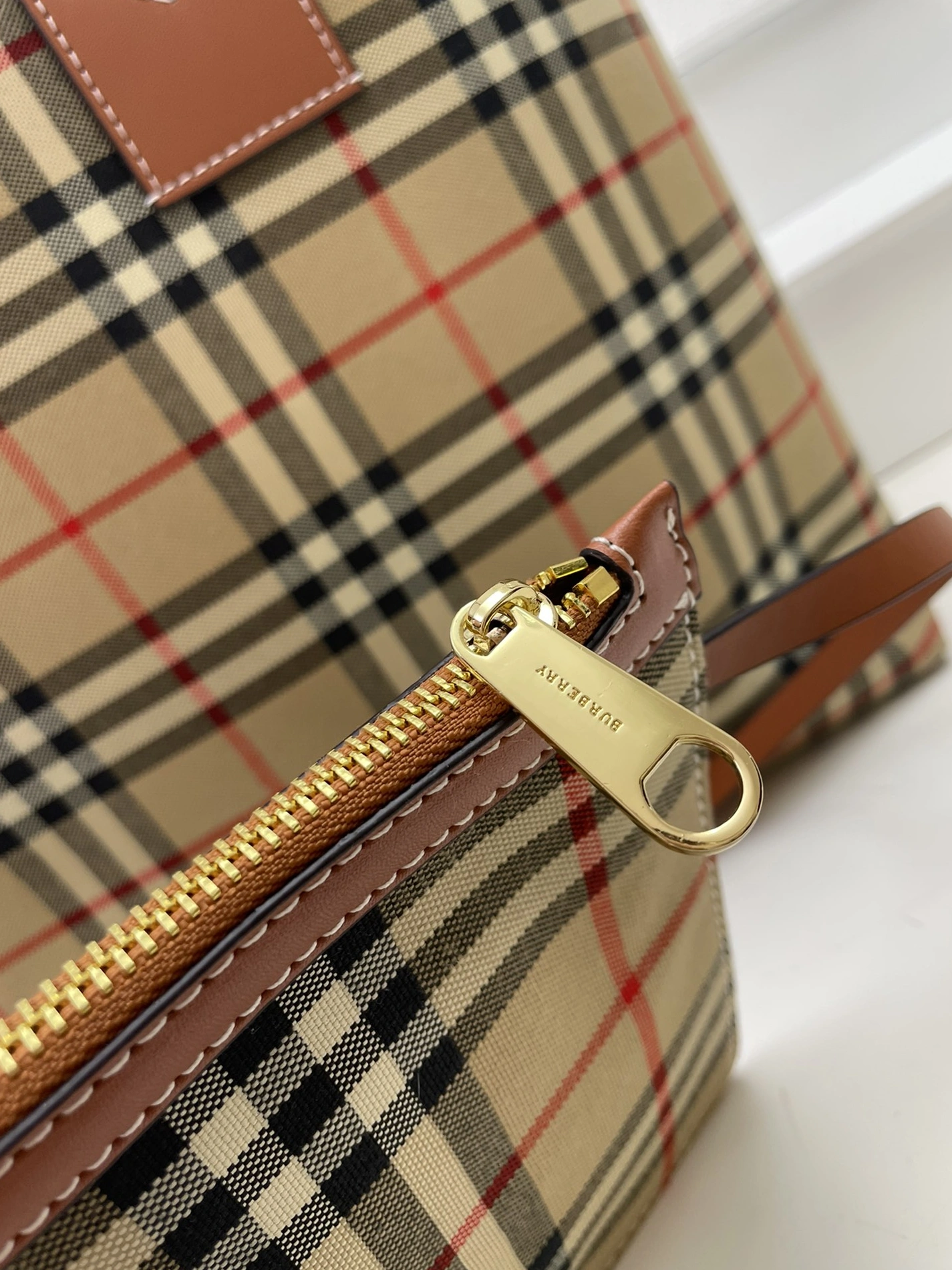 Trendy 1232 Burberry AAA Quality Handbags For Women