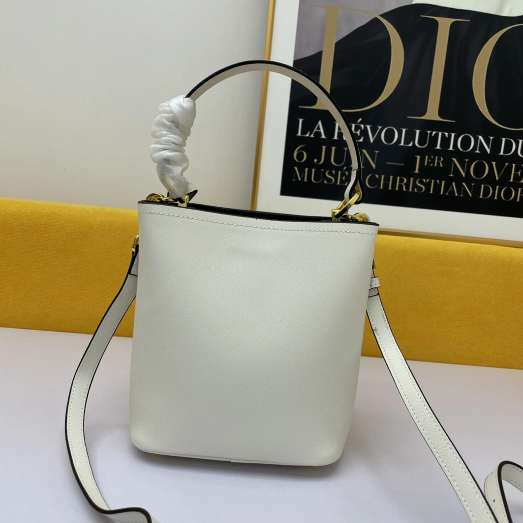Trendy 1333 Prada AAA Quality Handbags For Women
