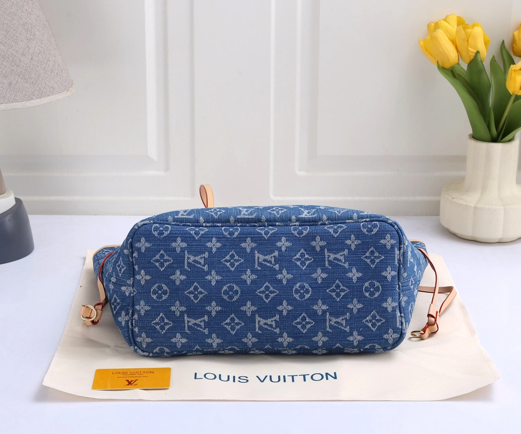 Trendy 1367 Louis Vuitton HandBags For Women