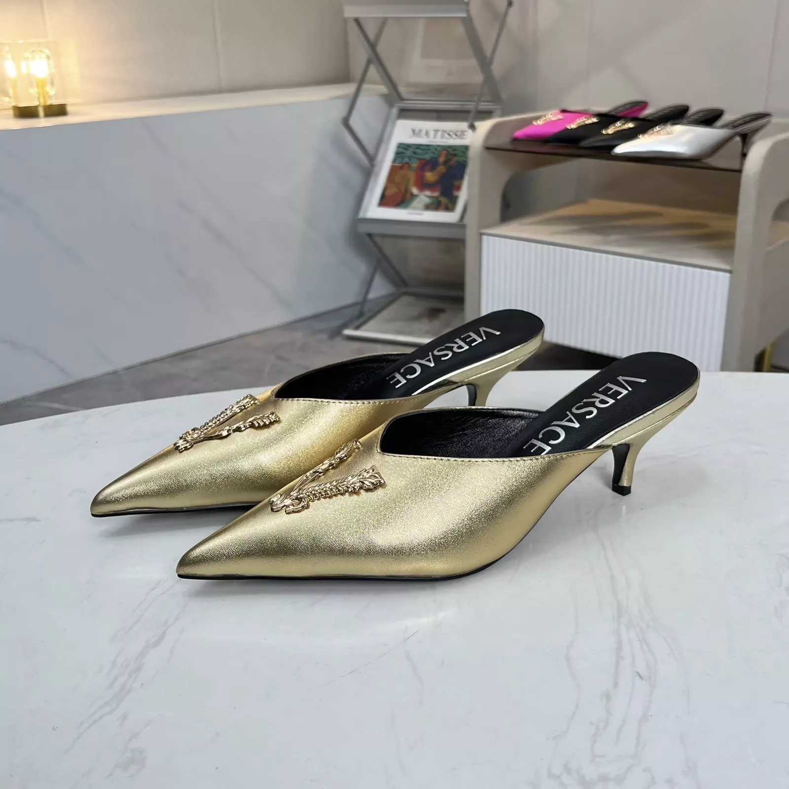 Trendy 1630 Versace Slippers For Women