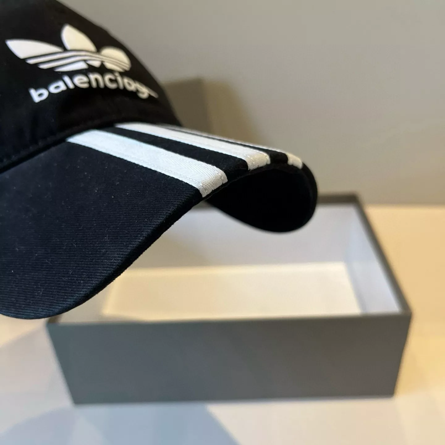 Trendy 2011 Balenciaga Caps
