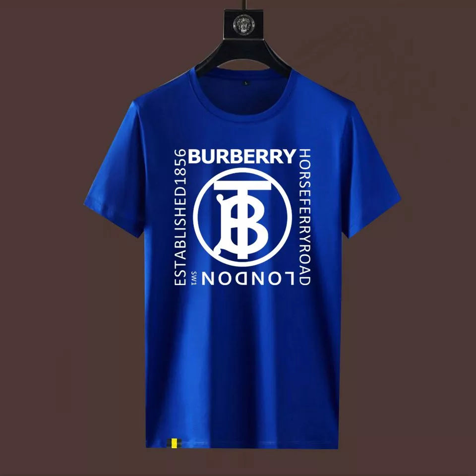Trendy 202 Burberry T-Shirts Short Sleeved For Men