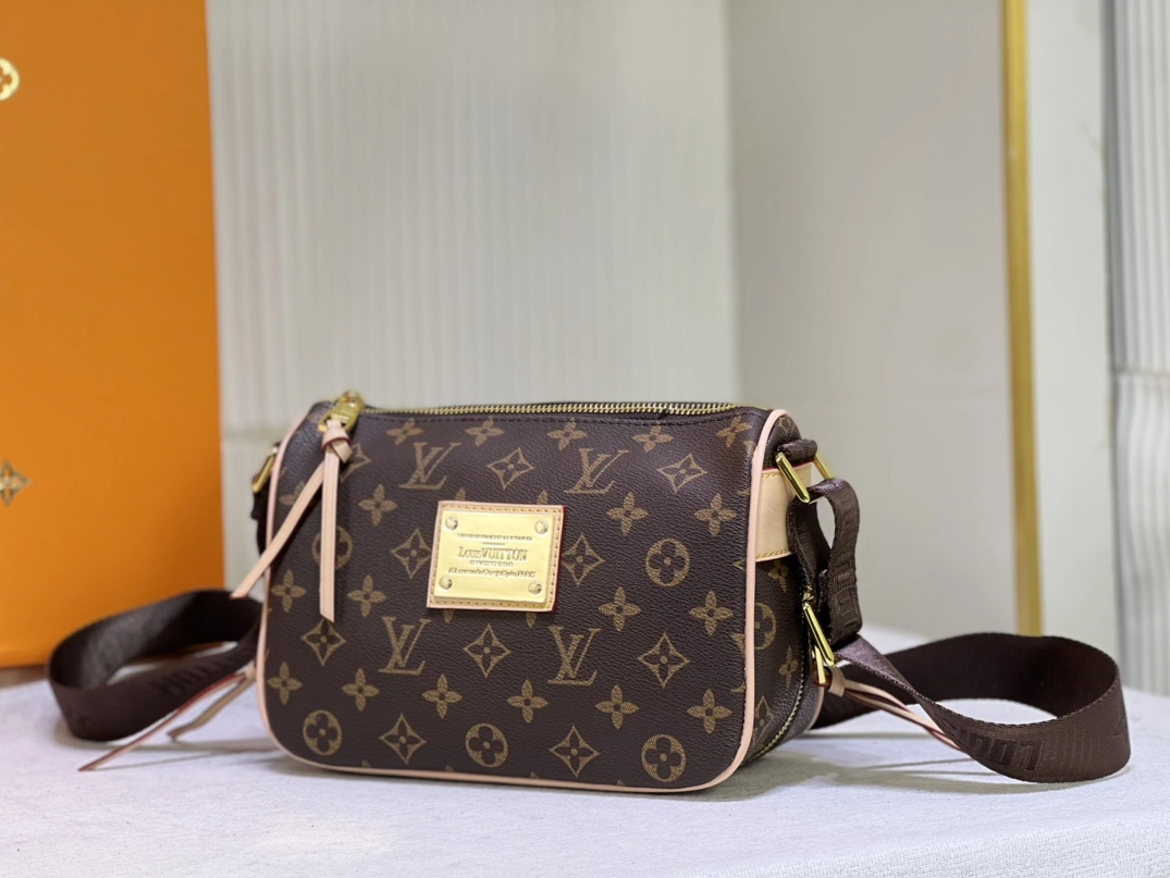 Trendy 2061 Louis Vuitton AAA Quality Messenger Bags For Women