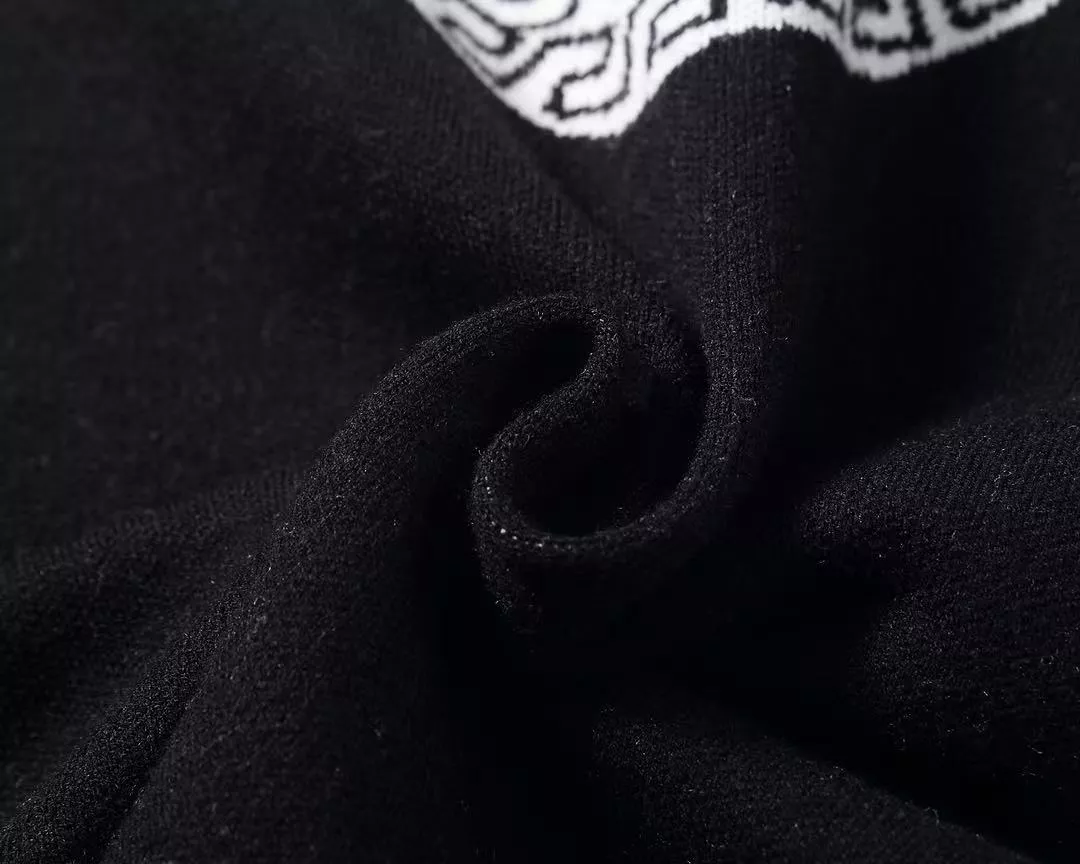 Trendy 2176 Versace Sweaters Long Sleeved For Men