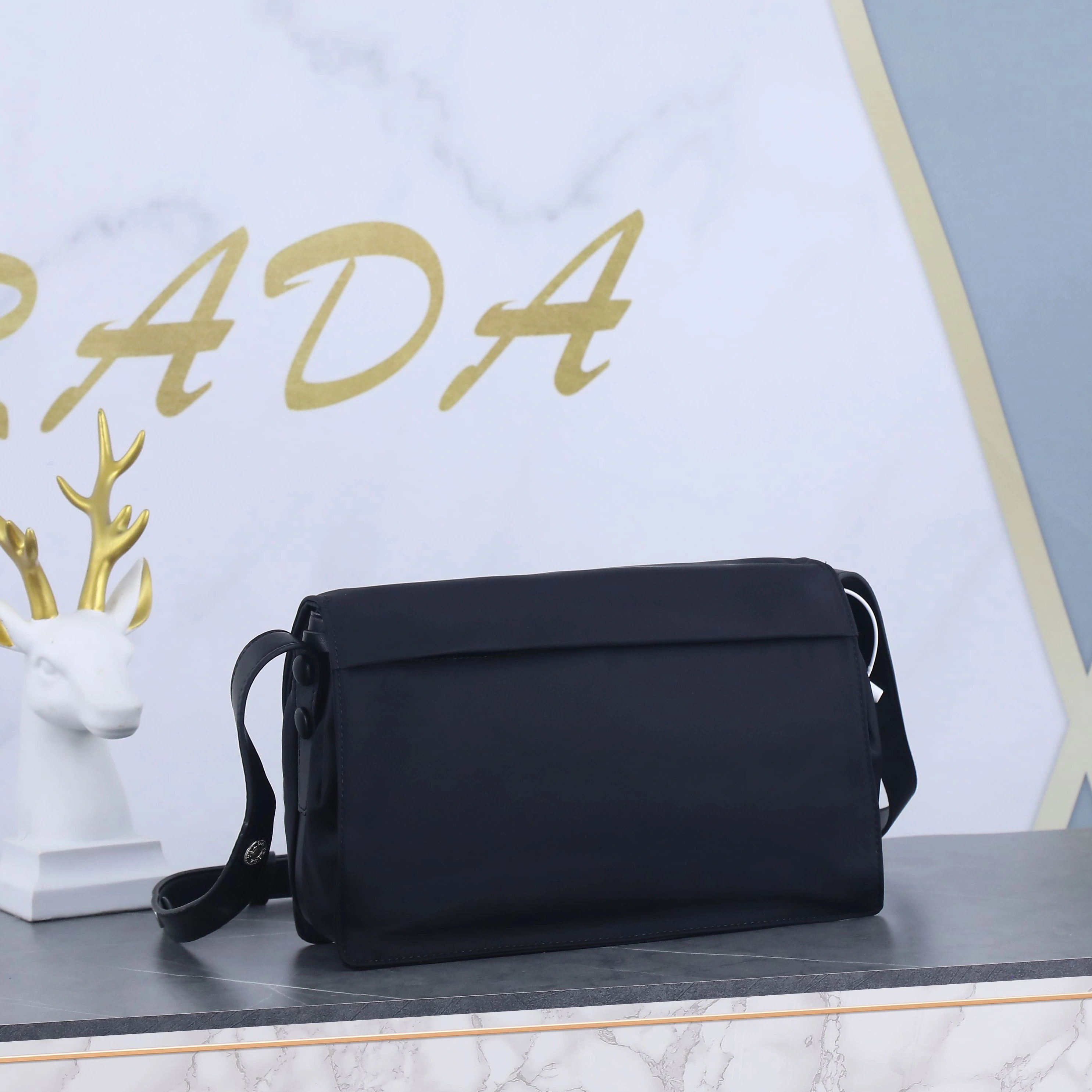 Trendy 2207 Prada AAA Man Messenger Bags