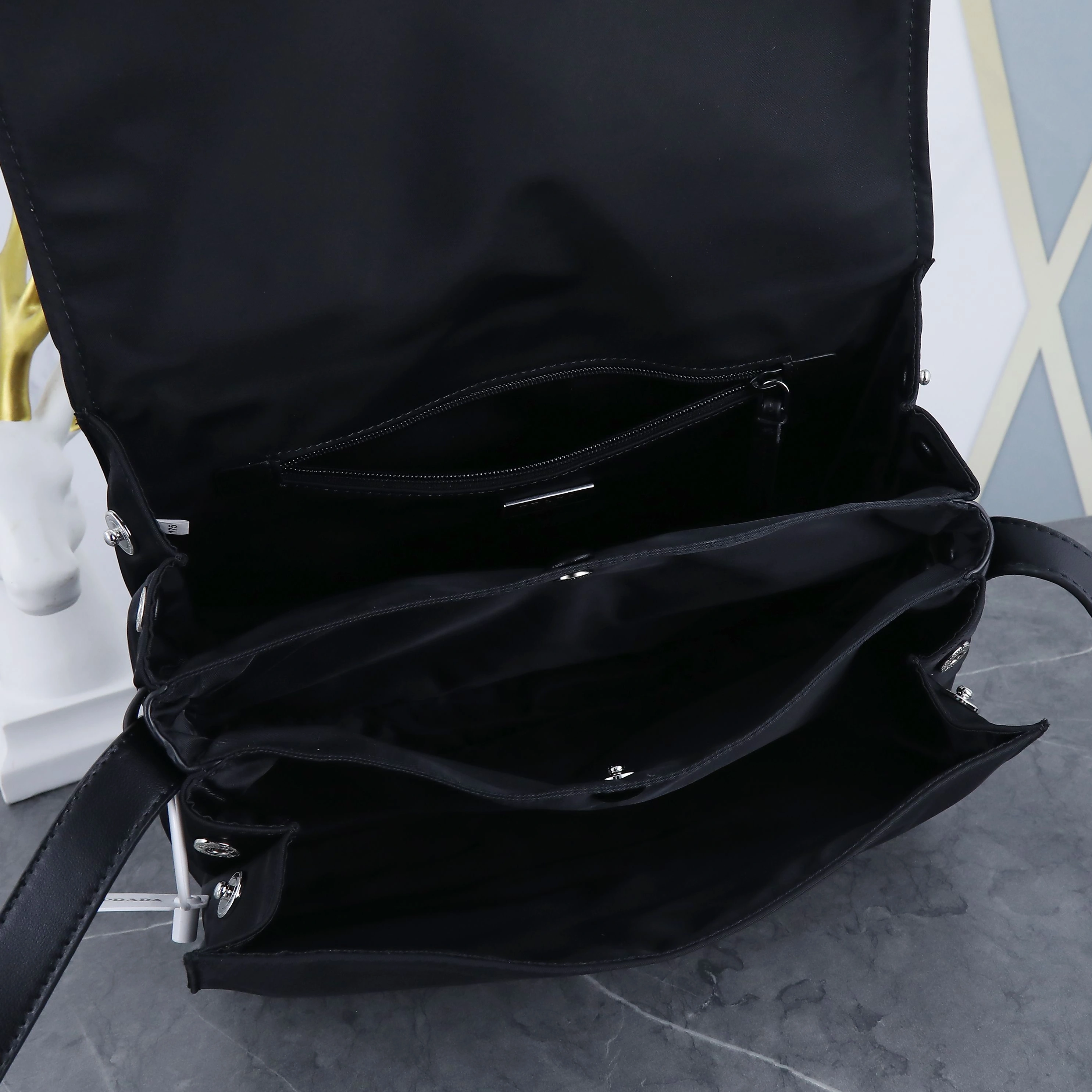Trendy 2207 Prada AAA Man Messenger Bags
