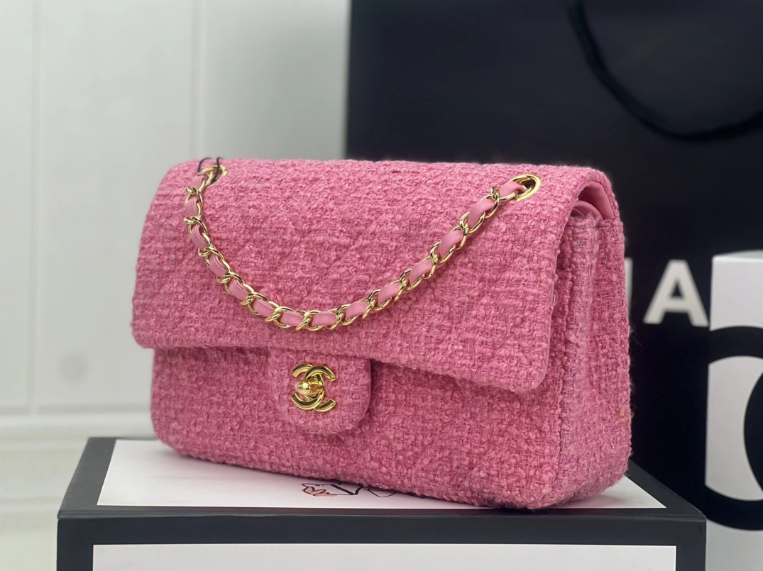Trendy 2229 Chanel AAA Quality Messenger Bags For Women
