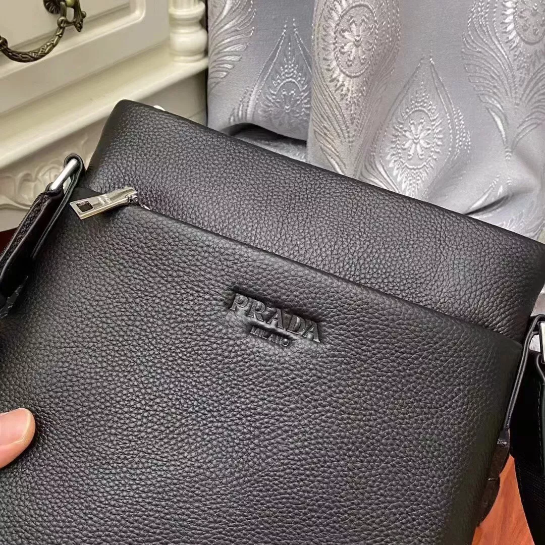 Trendy 2230 Prada AAA Man Messenger Bags