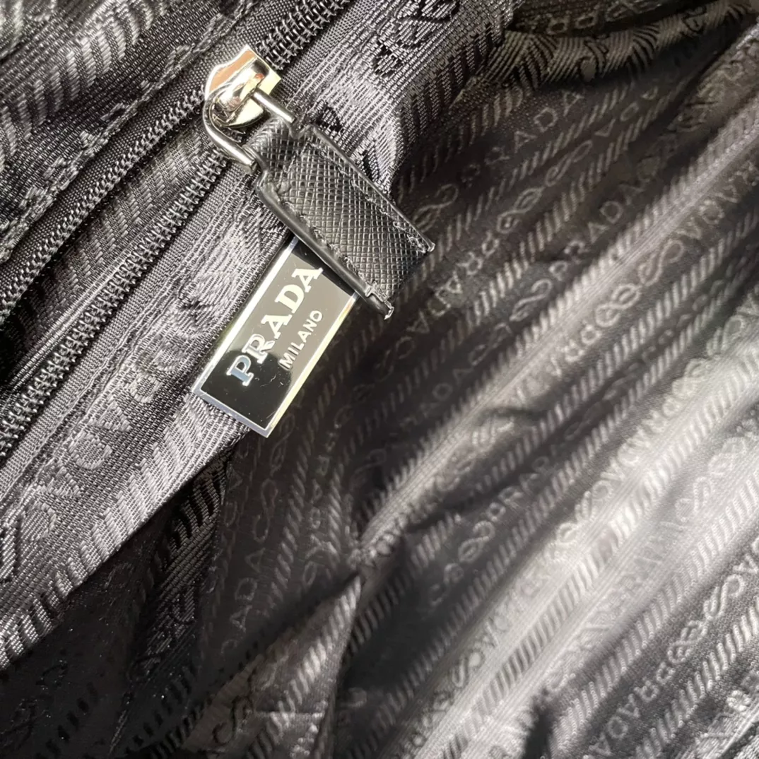 Trendy 2234 Prada Travel Bags