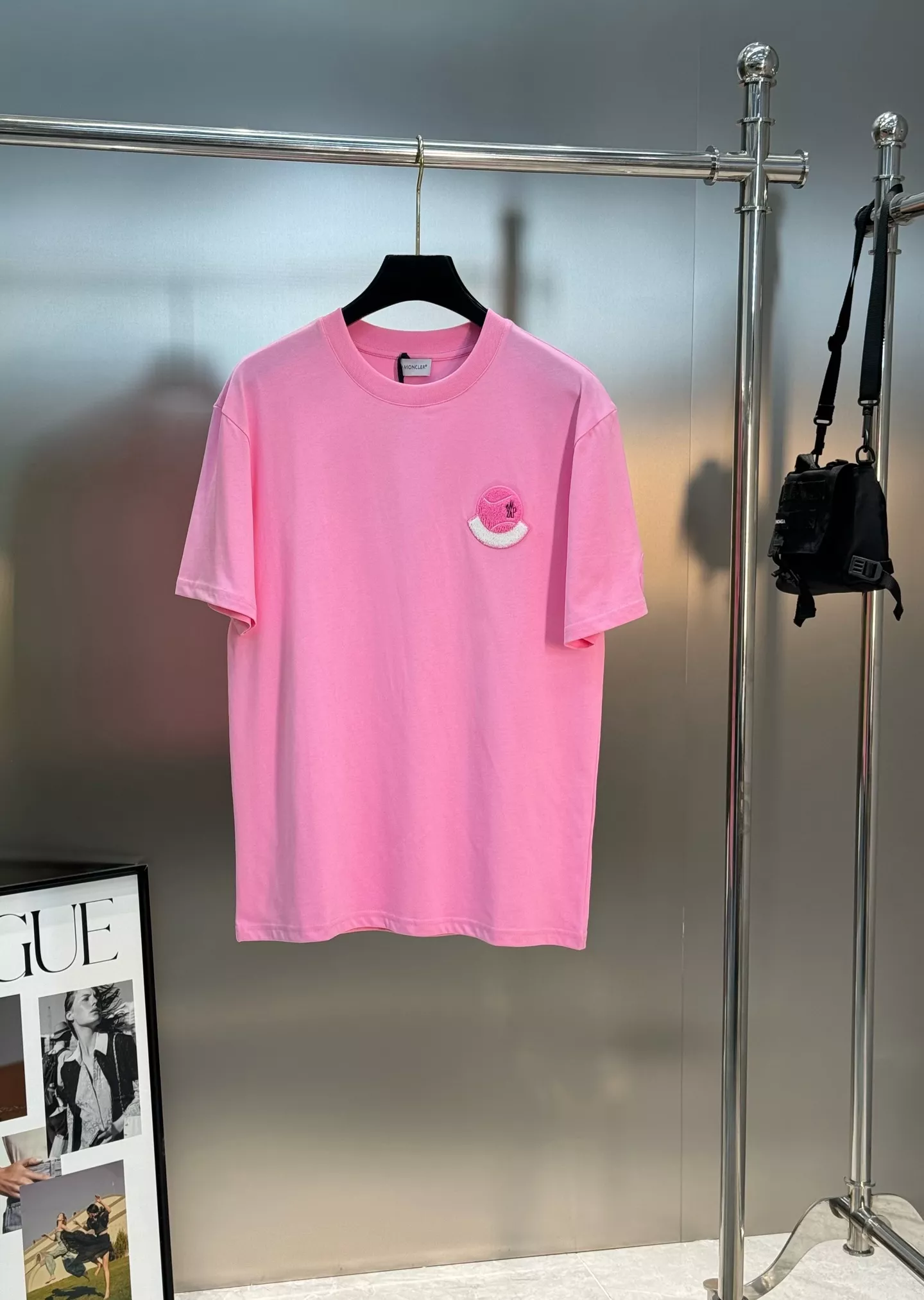 Trendy 2250 Moncler T-Shirts Short Sleeved For Men