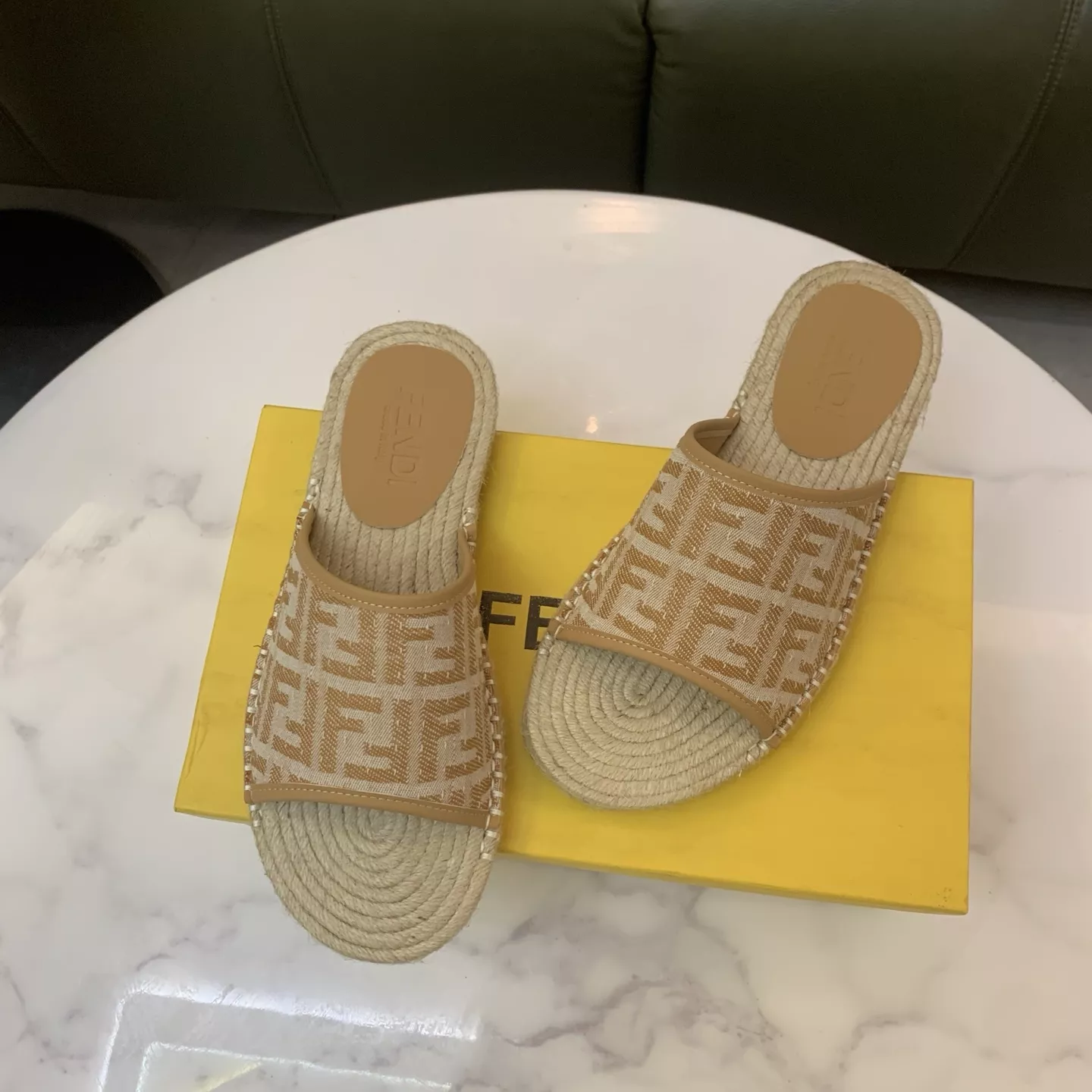 Trendy 2279 Fendi Slippers For Men