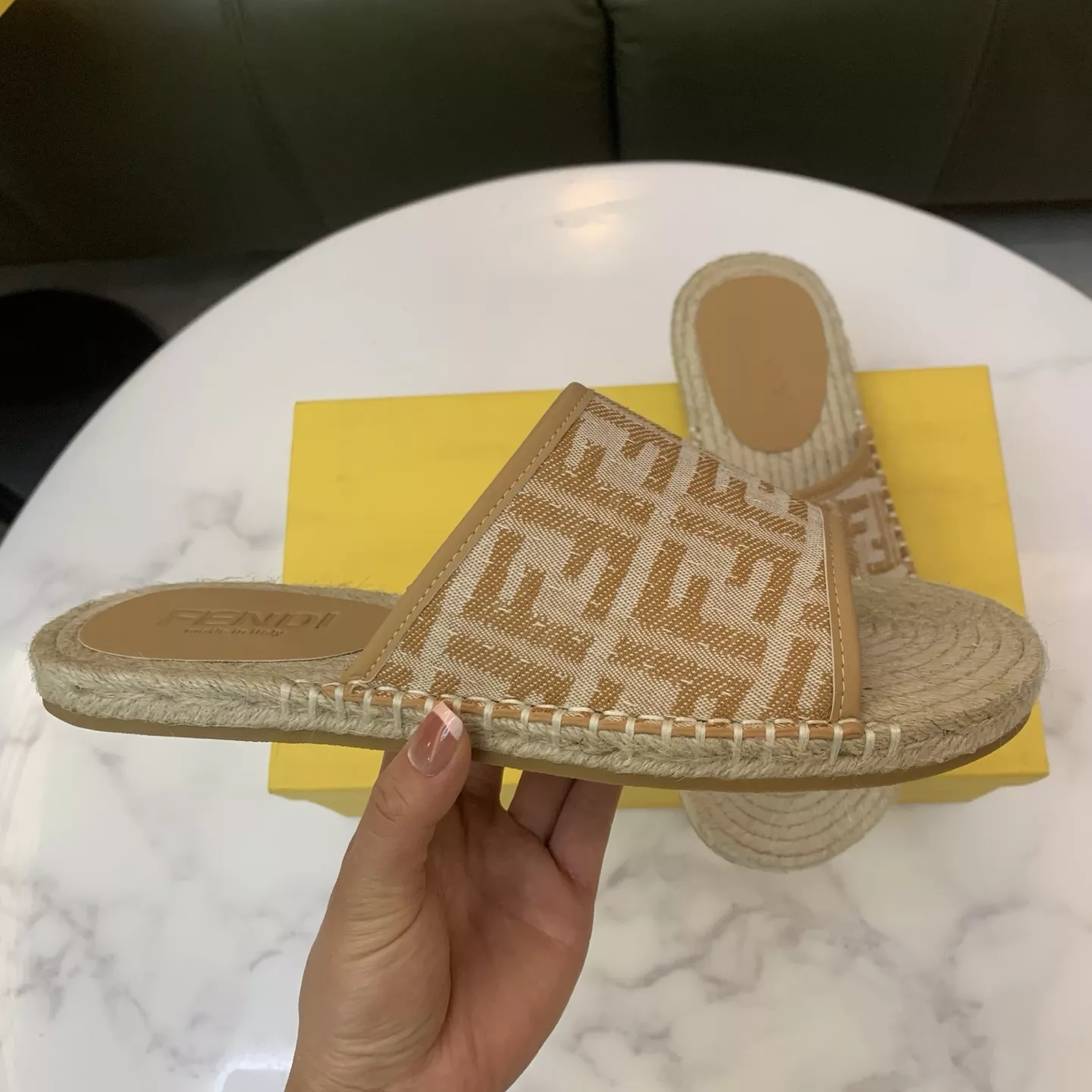 Trendy 2279 Fendi Slippers For Men