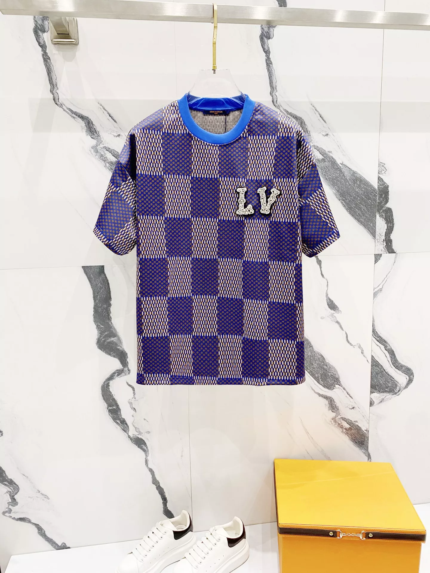 Trendy 2285 Louis Vuitton LV Tracksuits Short Sleeved For Unisex