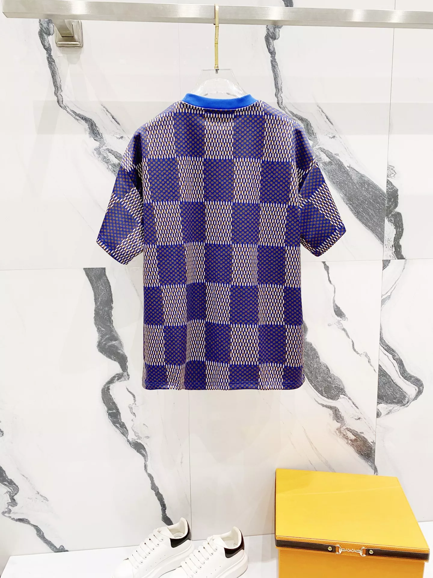 Trendy 2285 Louis Vuitton LV Tracksuits Short Sleeved For Unisex