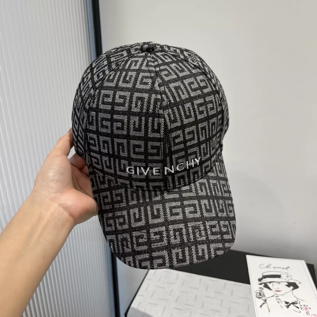 Trendy 2444 Givenchy Caps