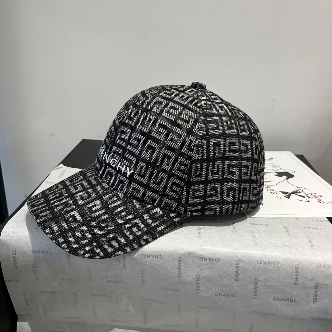 Trendy 2444 Givenchy Caps