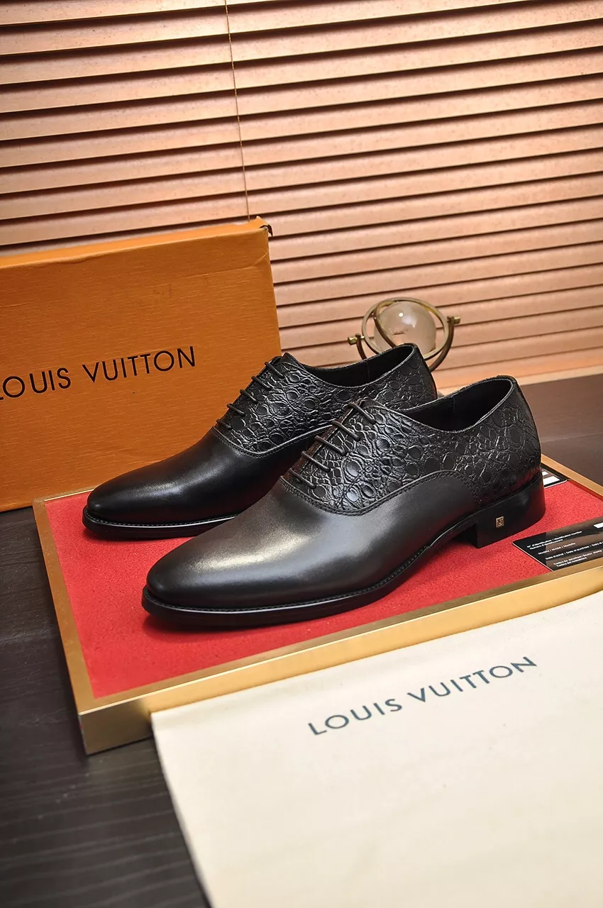 Trendy 2534 Louis Vuitton LV Oxfords Shoes For Men