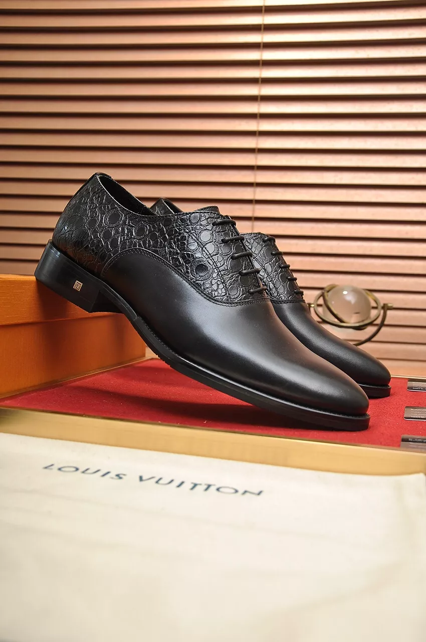 Trendy 2534 Louis Vuitton LV Oxfords Shoes For Men