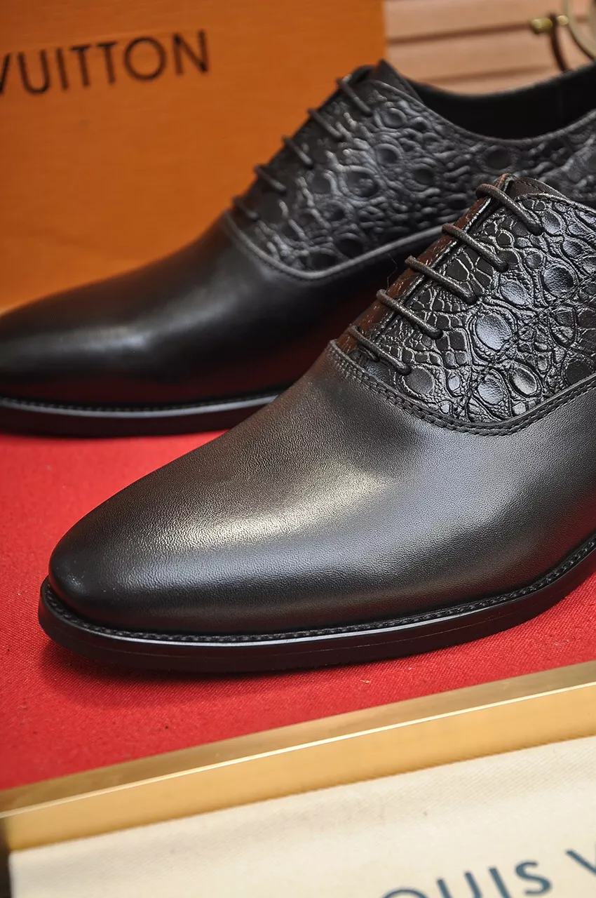 Trendy 2534 Louis Vuitton LV Oxfords Shoes For Men
