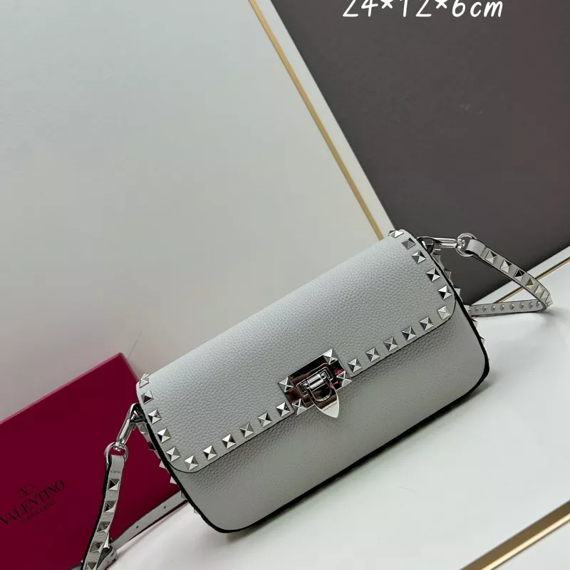 Trendy 2620 Valentino AAA Quality Messenger Bags For Women
