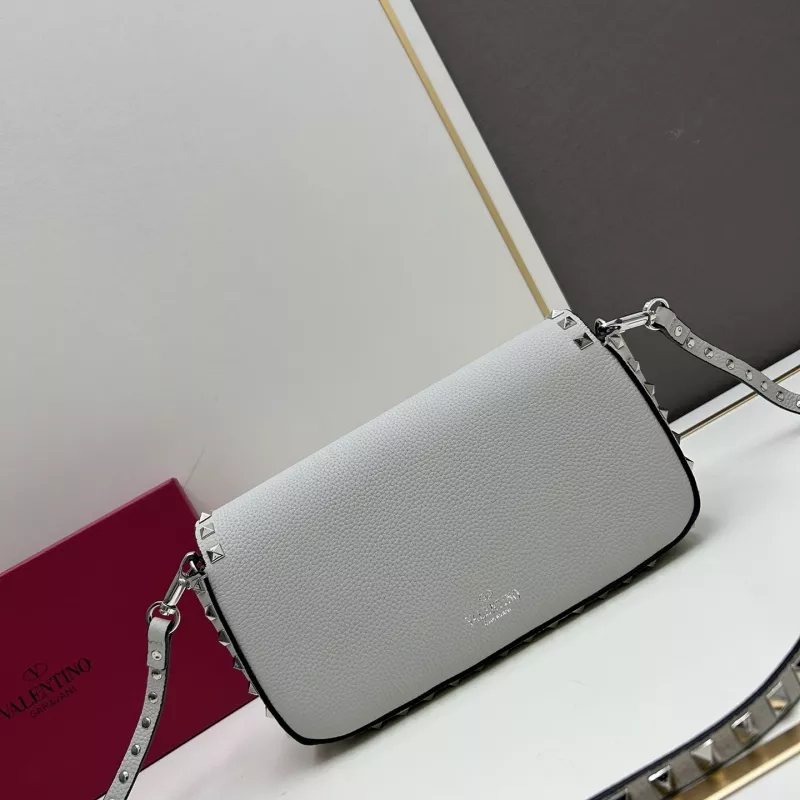 Trendy 2620 Valentino AAA Quality Messenger Bags For Women