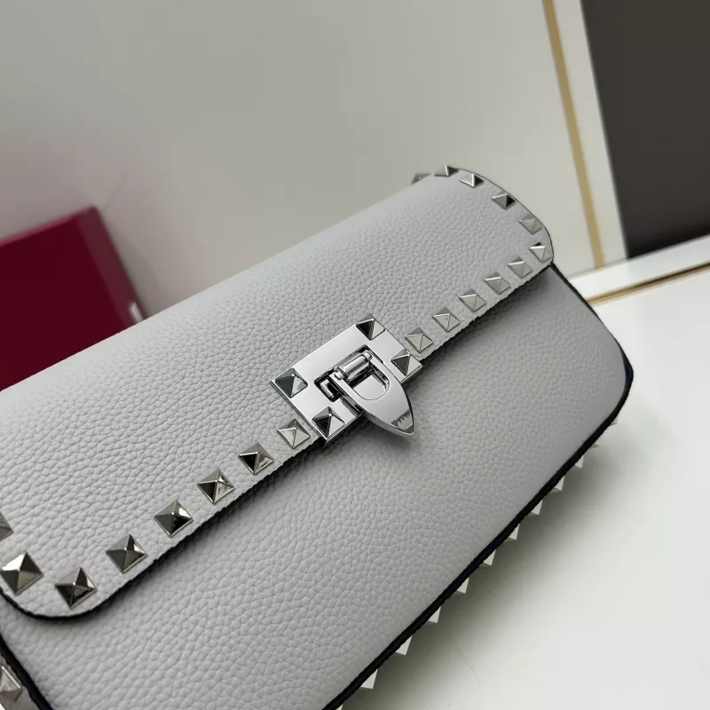 Trendy 2620 Valentino AAA Quality Messenger Bags For Women