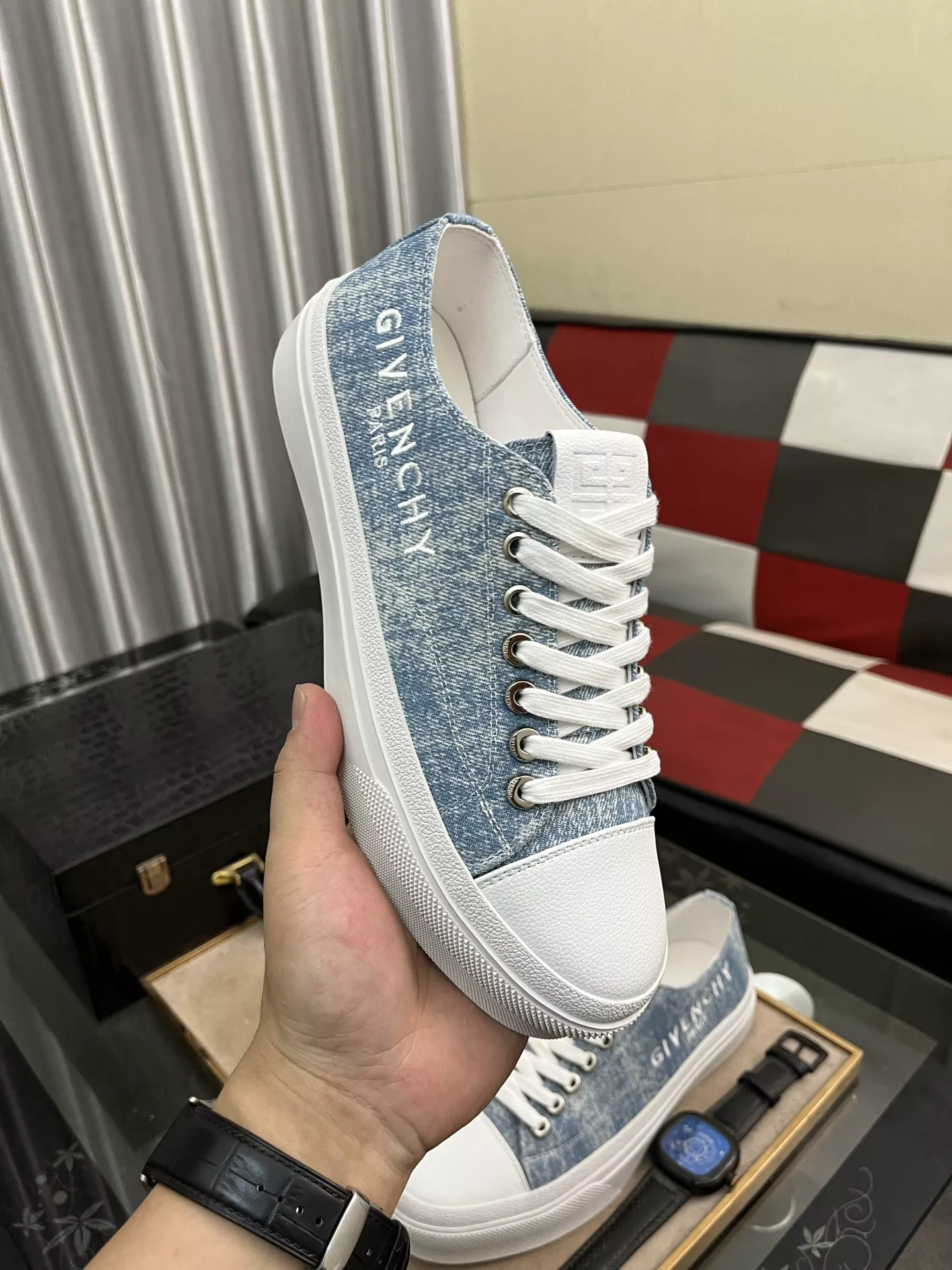 Trendy 2624 Givenchy Casual Shoes For Men