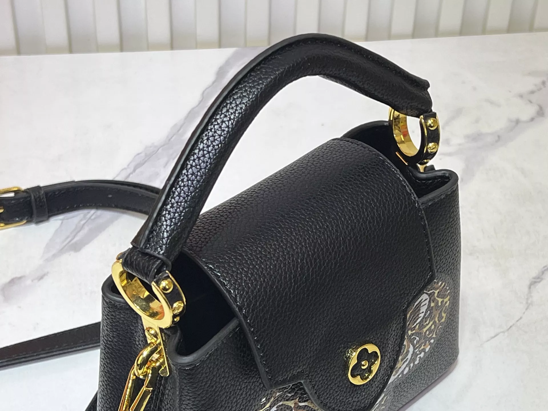 Trendy 2709 Louis Vuitton AAA Quality Messenger Bags For Women