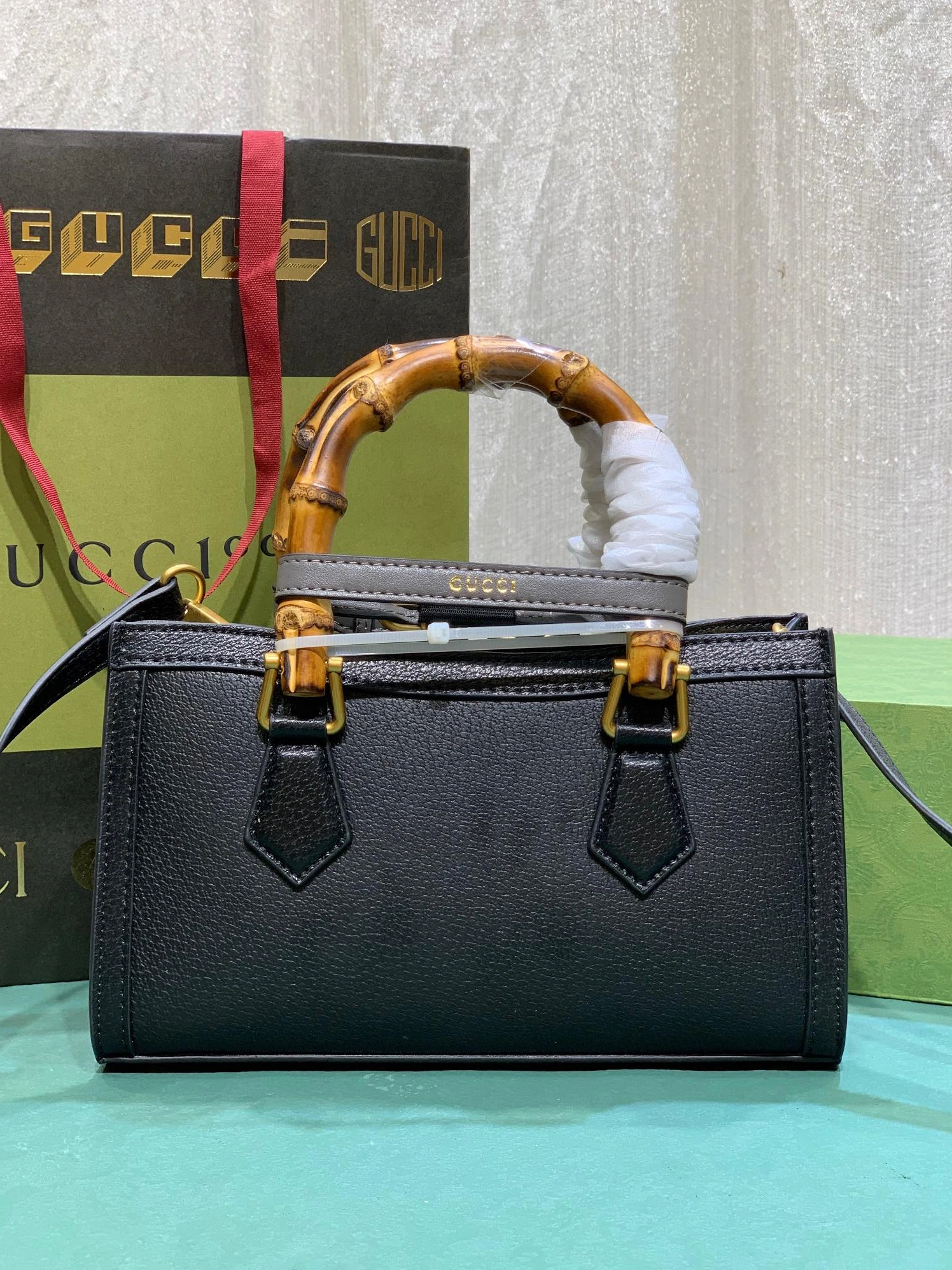 Trendy 2919 Gucci AAA Quality Handbags For Women