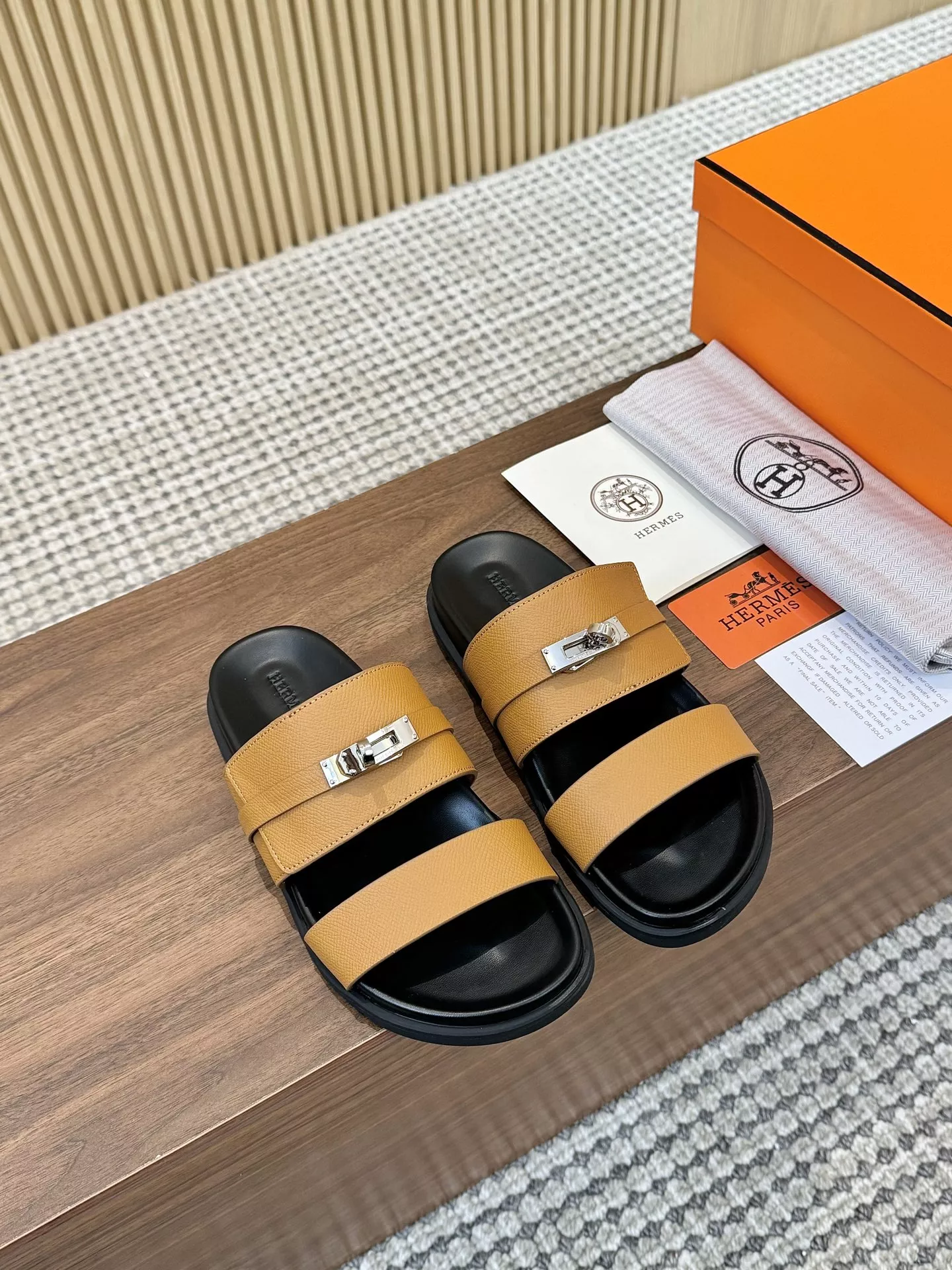 Trendy 3021 Hermes Slippers For Men
