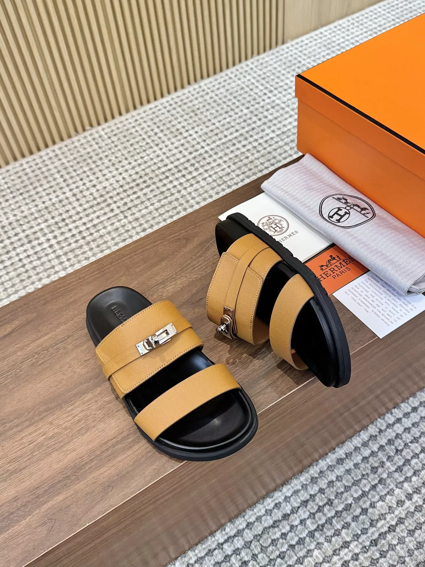 Trendy 3021 Hermes Slippers For Men