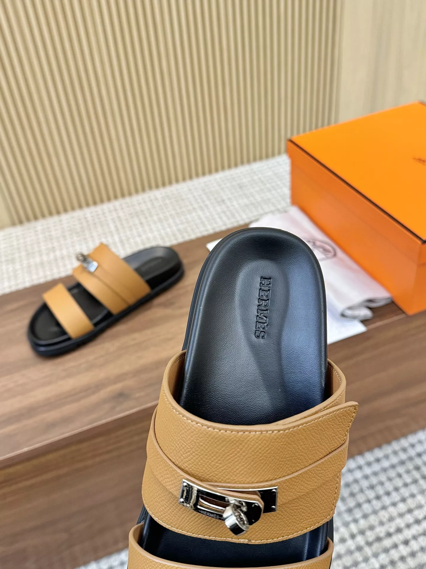 Trendy 3021 Hermes Slippers For Men