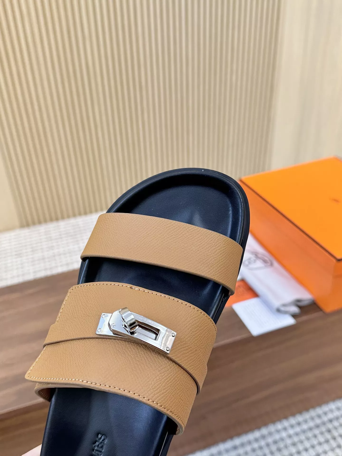 Trendy 3021 Hermes Slippers For Men